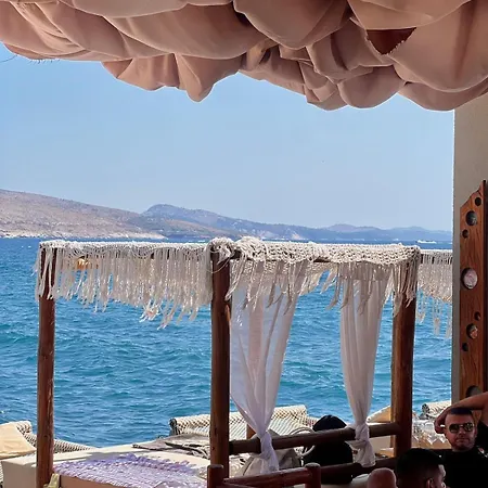La Pausa * Sarandë